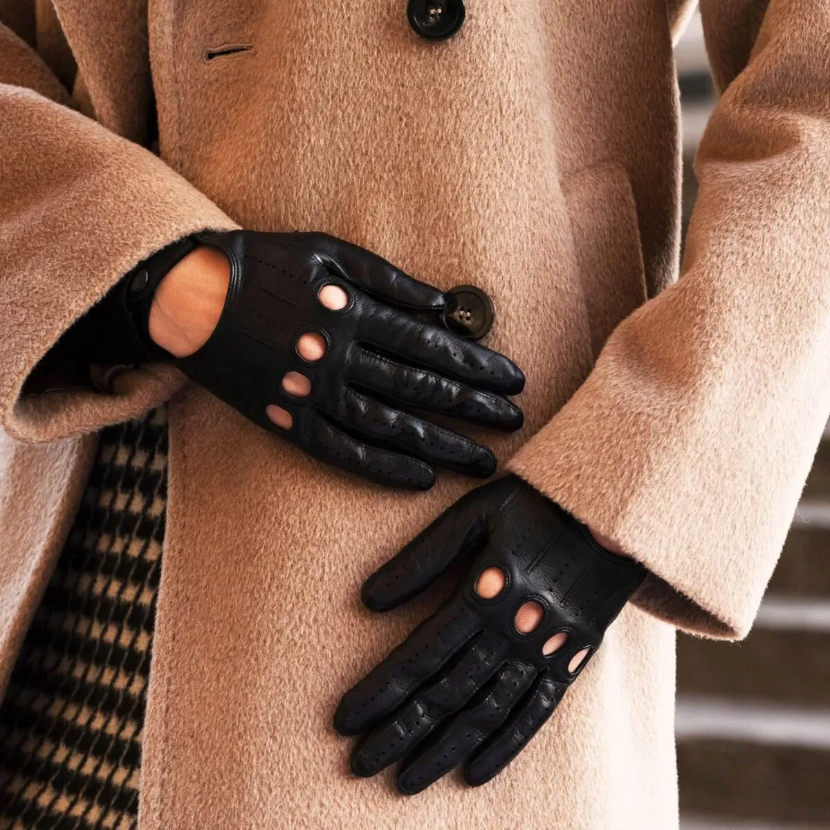 Alessa (black) - classic Italian lambskin leather driving gloves