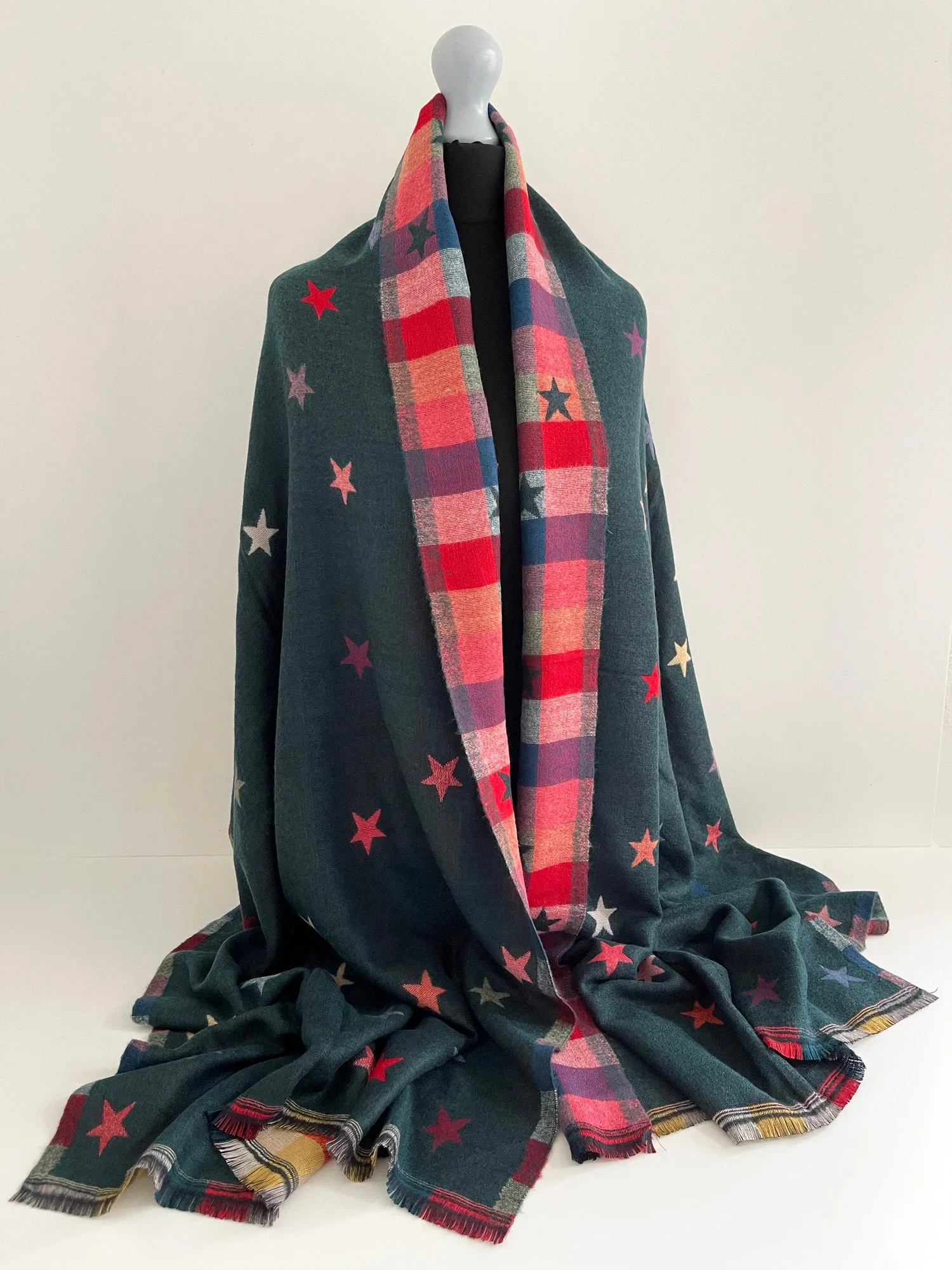 LARGE GREEN STAR PRINT REVERSIBLE WINTER SHAWL BLANKET SCARF