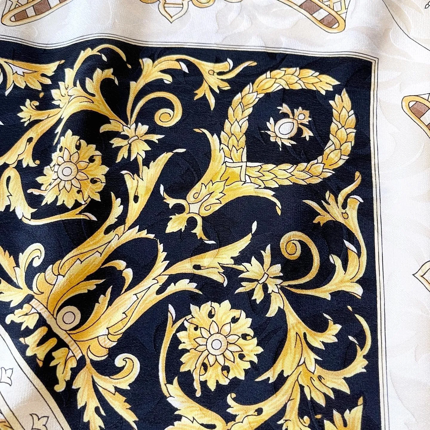 VALENTINO DROP Vintage Silk Scarf